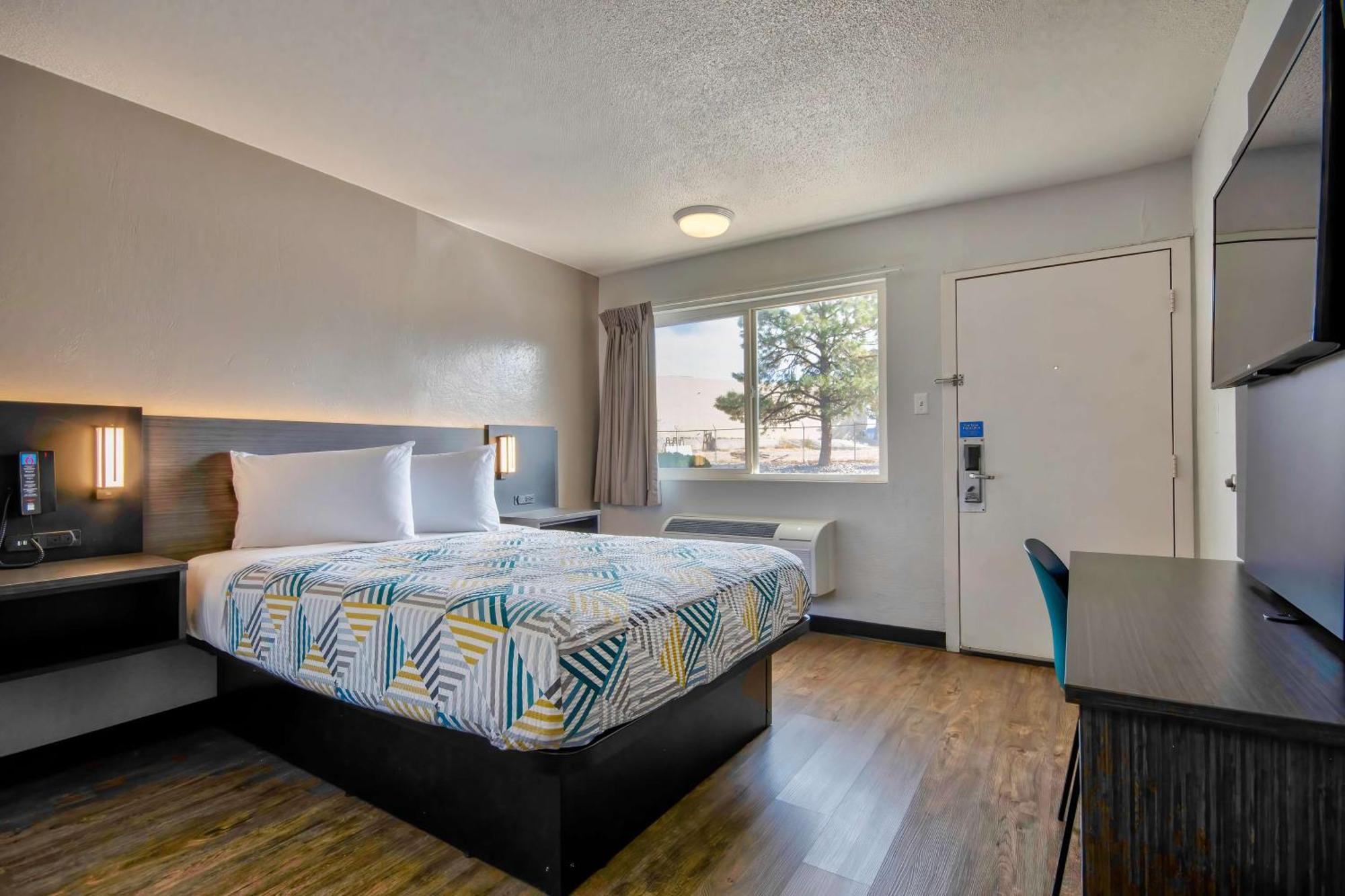 Hotel 6 2*