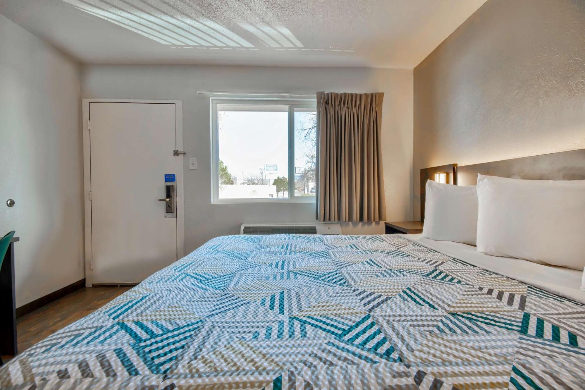 Hotel 6 Santa Fe