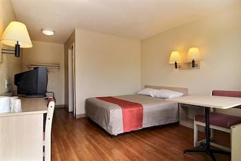Hotel 6